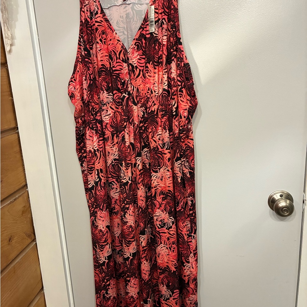 Women’s 30/32 Avenue Body Red and Black Floral Dress